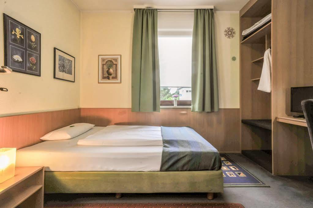 City Hotel Fellbach 24H Check-In מראה חיצוני תמונה